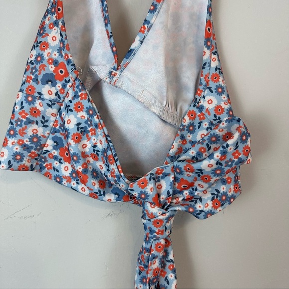 Altar'd State | Colorful Ditsy Floral Tie Back Cropped Halter Top Size XS - Picture 3 of 5